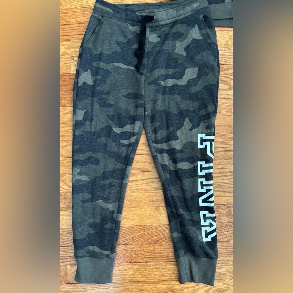 Victoria’s Secret PINK Jogger Set Women’s Medium Camouflage Pockets Logo Casual - Picture 3 of 12
